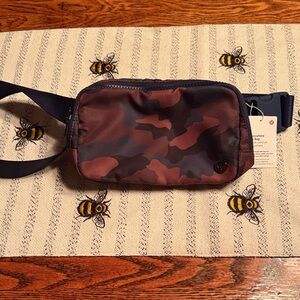 NWT Lululemon Camouflage Everywhere Belt Bag